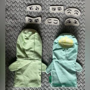 Lovevery Emotion Hand Puppets with Interchangeable Faces